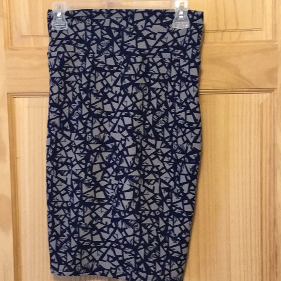 LuLaRoe Dresses & Skirts - NWOT 💕LuLaRoe XS Cassie skirt/tube top/ scarf💕